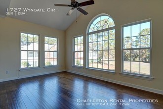 1727 Wyngate Cir in Mount Pleasant, SC - Building Photo - Building Photo