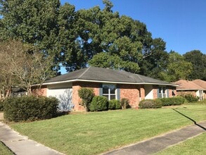16403 Ellis Ave in Baton Rouge, LA - Building Photo - Building Photo