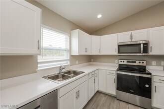 3237 Ruth Ln in Lehigh Acres, FL - Building Photo - Building Photo
