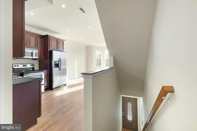 2005 Carpenter St