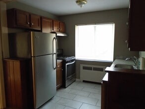 5831 Woodmont Ave, Unit 4 in Cincinnati, OH - Building Photo - Building Photo