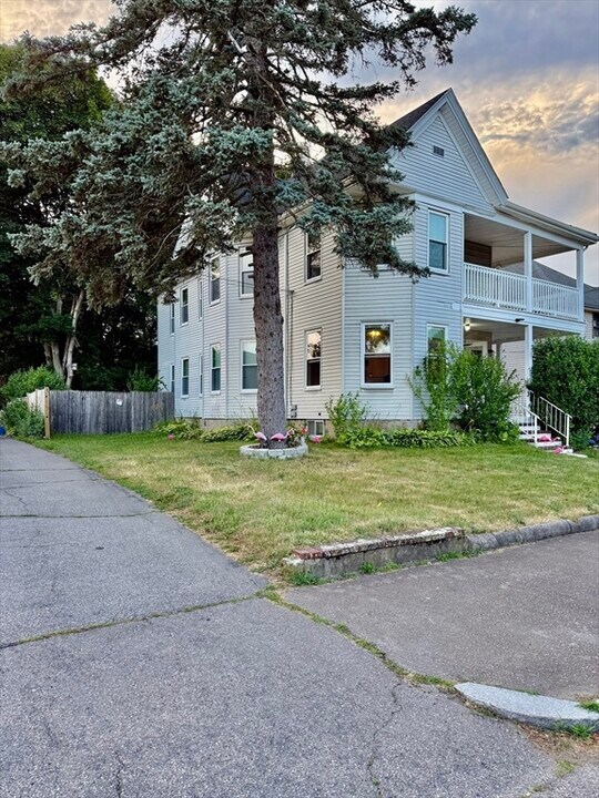 79 Wheeler Ave in Brockton, MA - Building Photo