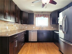19 Hillside Ave in Newport, RI - Building Photo - Building Photo