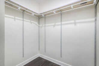 4070 Illinois St in San Diego, CA - Foto de edificio - Building Photo