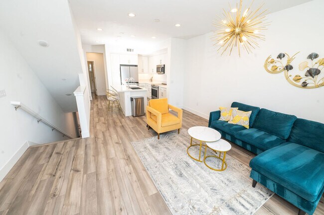 9877 MacArthur Blvd in Oakland, CA - Building Photo - Building Photo