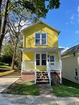 11 Walker St in Athens, OH - Building Photo