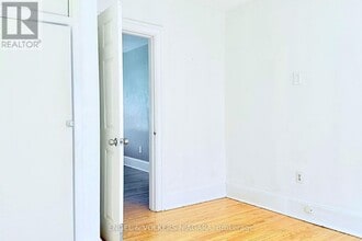5038 Huron St in Niagara Falls, ON - Building Photo - Building Photo