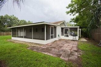 111 E 143rd Ave in Tampa, FL - Building Photo - Building Photo