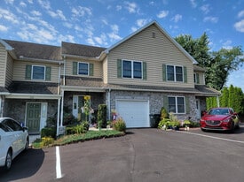 712 Lincoln Gardens Rd in Ephrata, PA - Building Photo