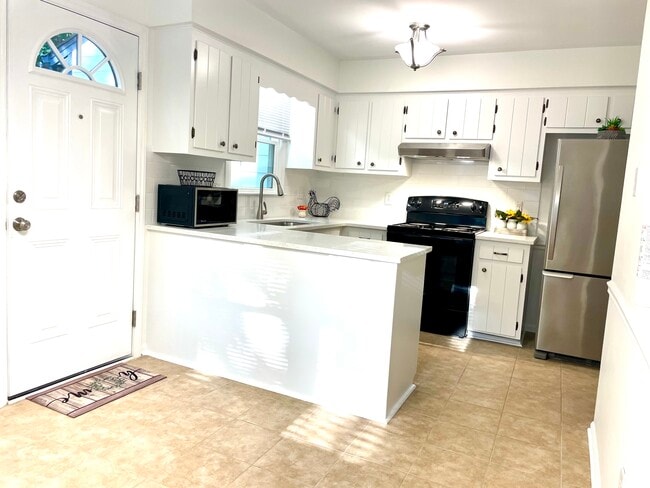 102 Chevis Dr