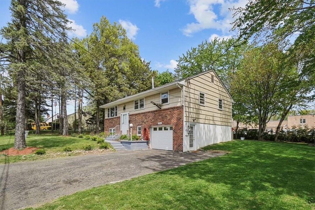 28 Miller Dr in Stony Point, NY - Building Photo