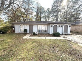 6120 Sherburn Rd in Montgomery, AL - Building Photo