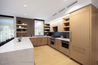 130 Wood Rd, Unit 464 in Snowmass Village, CO - Foto de edificio - Building Photo