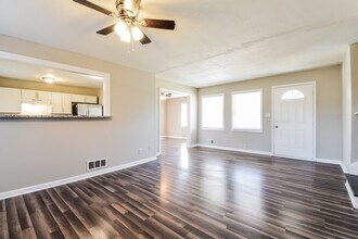 455 Emmett St in Riverdale, GA - Building Photo - Building Photo