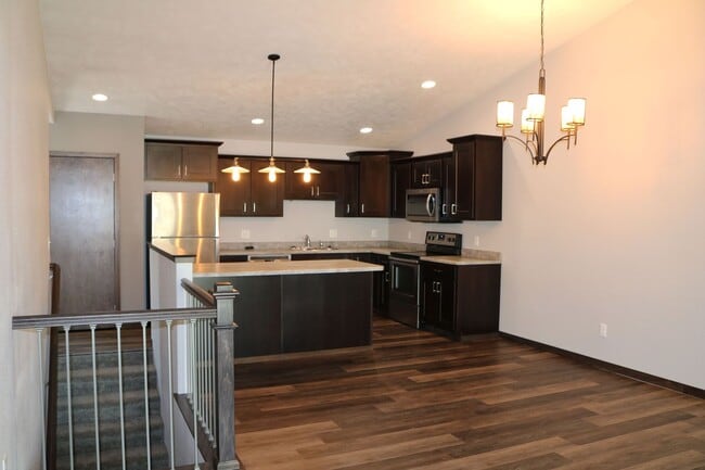 property at 3604 S Outfield Cir