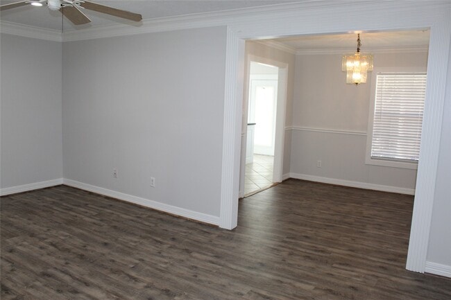 property at 2914 Pitzlin St