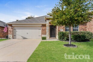 3417 Doris Dr in Denton, TX - Building Photo