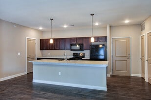 Edmond Senior in Charlotte, MI - Building Photo