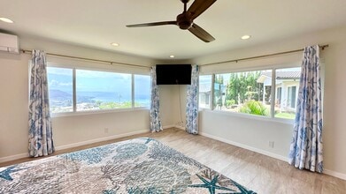 1034 Kaumoku St in Honolulu, HI - Foto de edificio - Building Photo