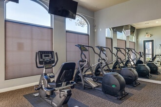 The Villas At Camelback Crossing in Glendale, AZ - Building Photo - Interior Photo