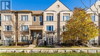 1 Beckenrose Ct in Brampton, ON - Building Photo