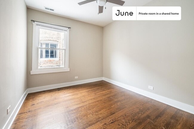 Room in Shared 3 bed/1 bath home in Chicago, IL - Building Photo - Building Photo