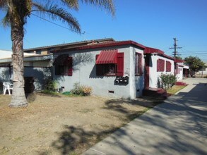 1008 N Burris Ave in Compton, CA - Foto de edificio - Building Photo