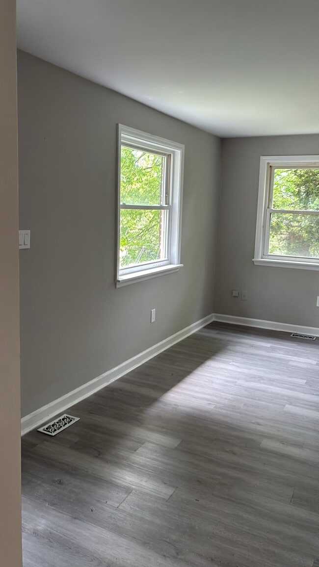 4835 Woodland Hills Blvd in Dayton, OH - Building Photo - Building Photo