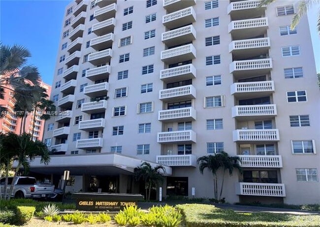 property at 90 Edgewater Dr