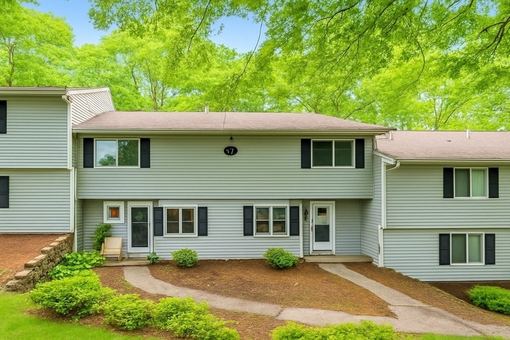 3 Beal's Cove Rd in Hingham, MA - Building Photo