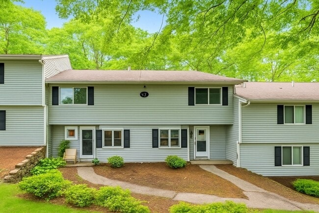 3 Beal's Cove Rd