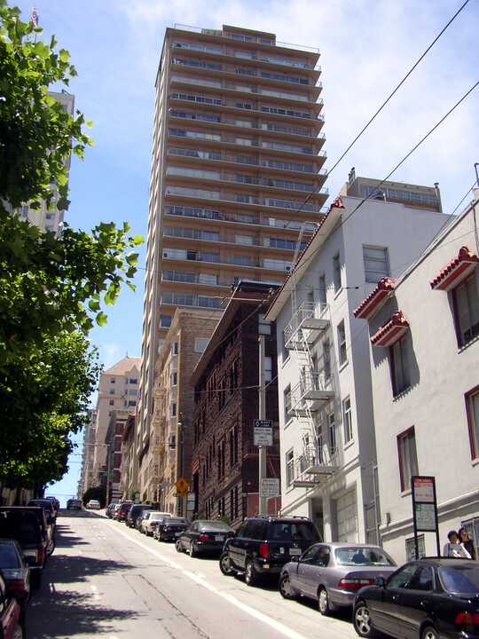 10 Miller Pl in San Francisco, CA - Building Photo