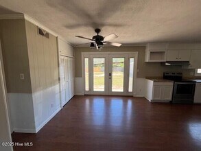 421 Robert E Lee Dr in Wilmington, NC - Building Photo - Building Photo