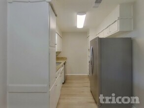 729 Hallvale Dr in White Settlement, TX - Foto de edificio - Building Photo