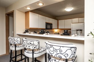Hillcrest Park Apartments-Student Housing in Cedar Falls, IA - Building Photo - Interior Photo