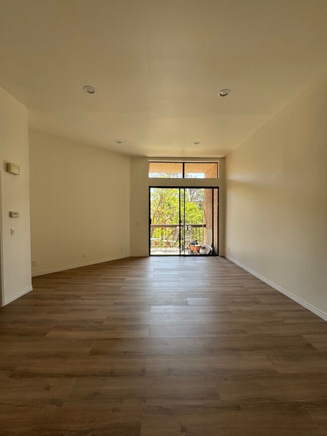 3961 Via Marisol in Los Angeles, CA - Building Photo - Building Photo