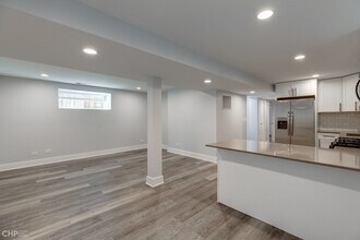 4239 N Ashland Ave in Chicago, IL - Building Photo - Building Photo