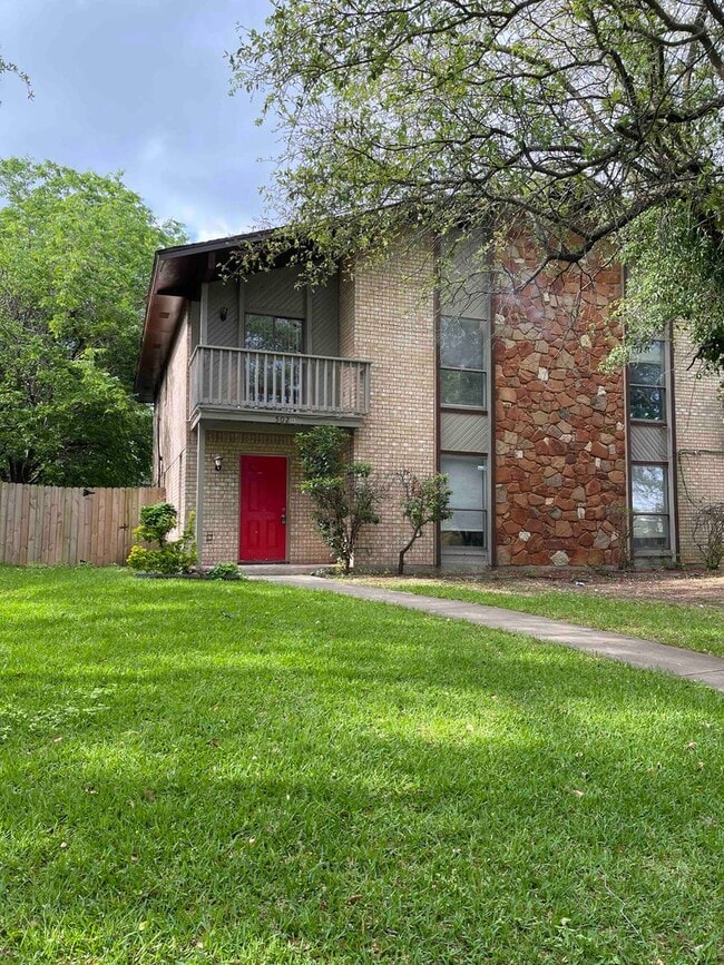 502 E Belt Line Rd in Desoto, TX - Building Photo - Building Photo