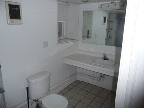 3453 Ward St, Unit 3453 Ward 1st floor in Pittsburgh, PA - Foto de edificio - Building Photo