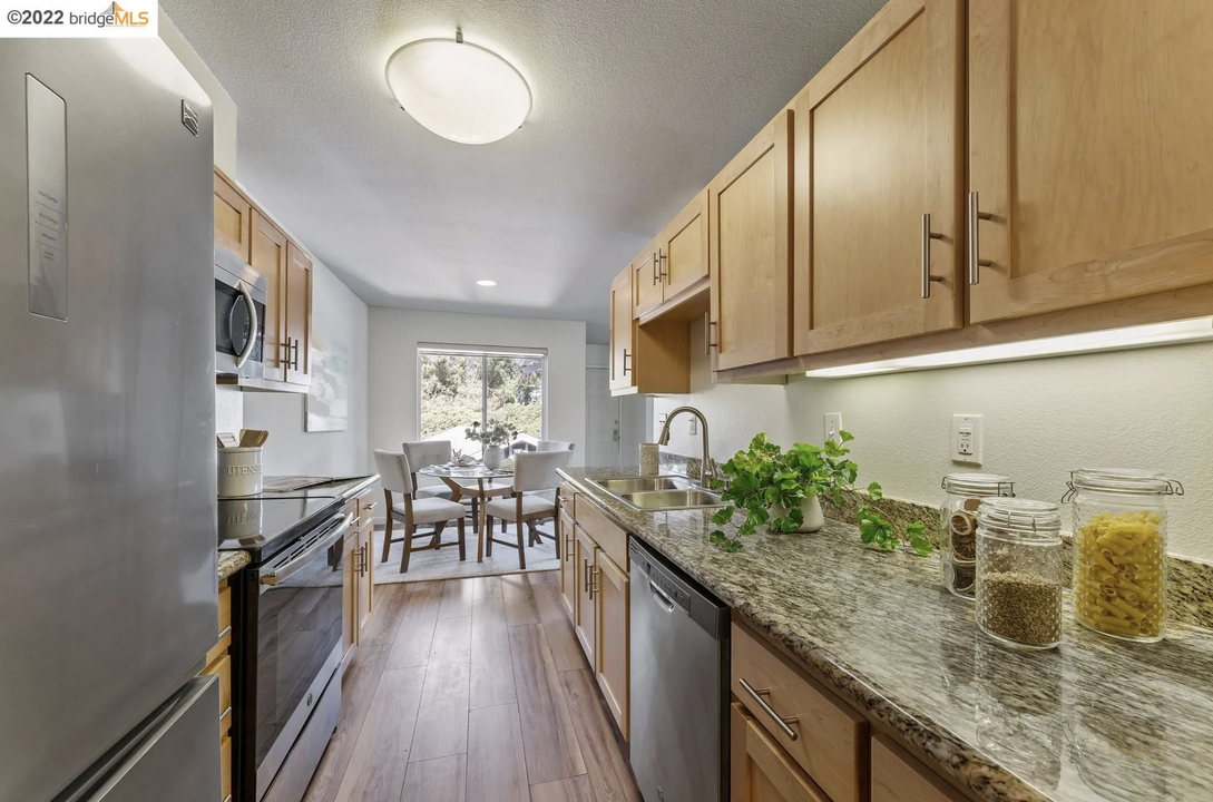 60 Marina Lakes Dr, Unit 60 in Richmond, CA - Building Photo