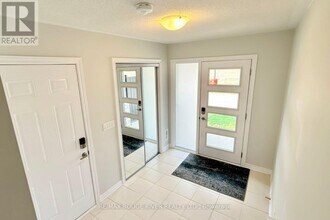 1186 Greentree Path in Oshawa, ON - Building Photo - Building Photo