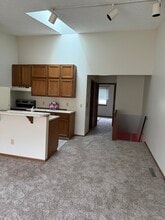 4019 Lillie Ave, Unit 104 in Davenport, IA - Foto de edificio - Building Photo