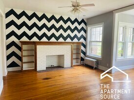 1905 W Argyle St, Unit 3 in Chicago, IL - Building Photo