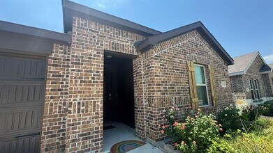 1420 Stuarts Frst Dr in Denton, TX - Foto de edificio - Building Photo