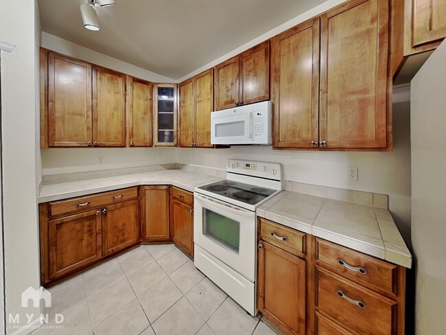 3854 S Dayton Way, Unit 102 in Aurora, CO - Building Photo - Building Photo