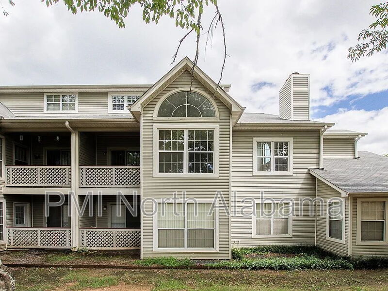 1014 Stones Throw Dr NW in Huntsville, AL - Building Photo