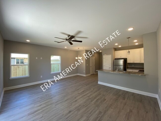 1004 Grace Ln in Fort Walton Beach, FL - Building Photo - Building Photo