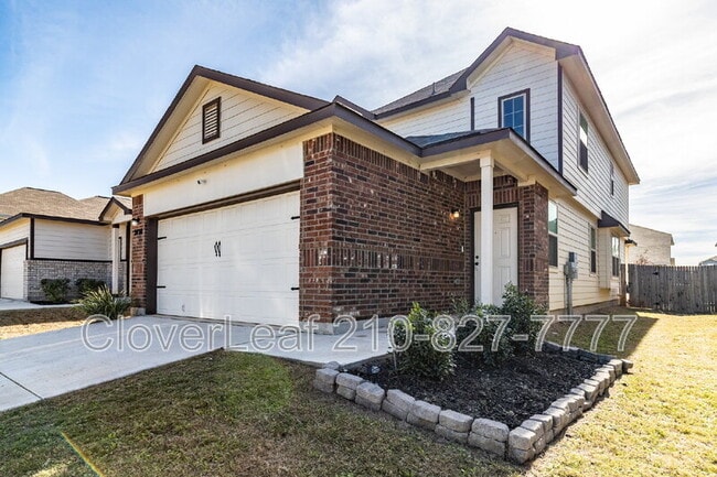 2450 Dry Moss Way in San Antonio, TX - Building Photo - Building Photo