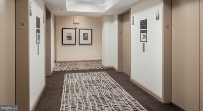 204 W Washington Square in Philadelphia, PA - Building Photo - Building Photo