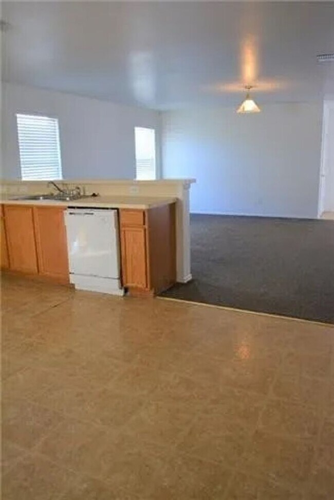 6937 Tessla Dr in Dallas, TX - Building Photo - Building Photo